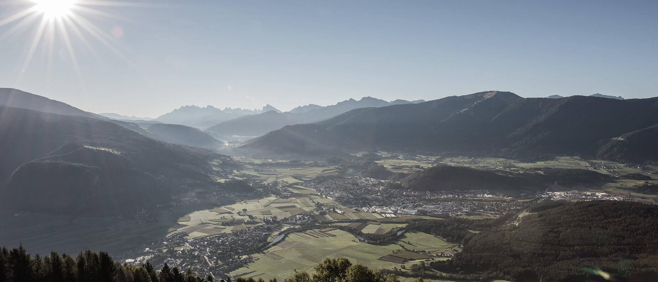 Erlebnisse in Reischach - Bergkulisse im Sommer - Hofergut
