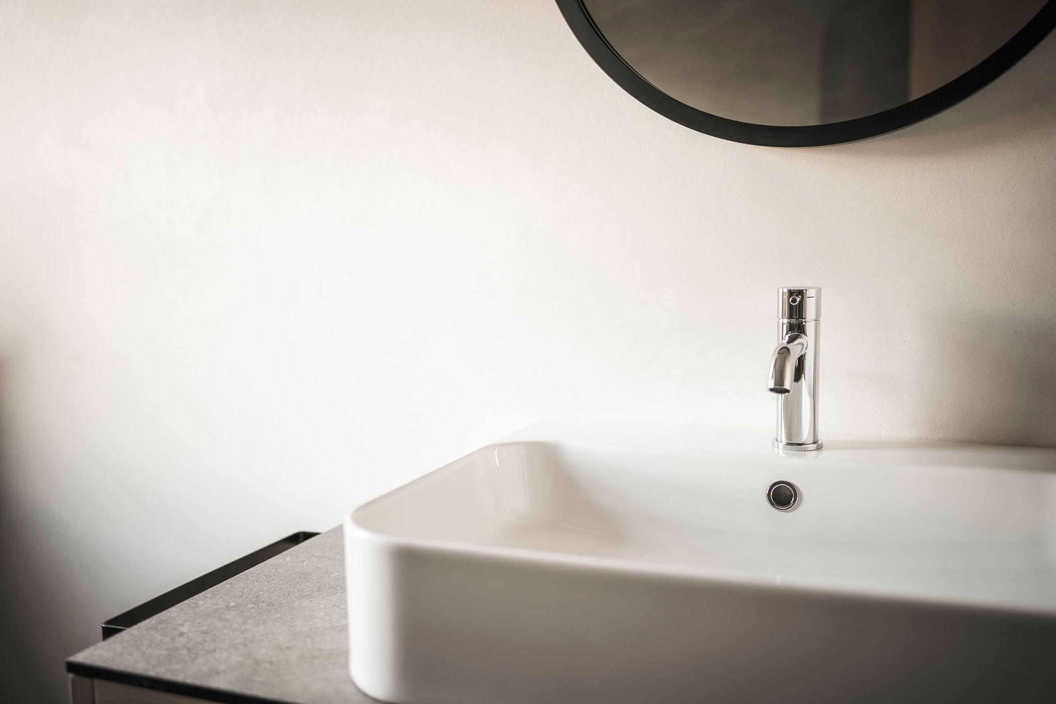 ApartSuite - Detailaufnahme Waschbecken - Hofergut